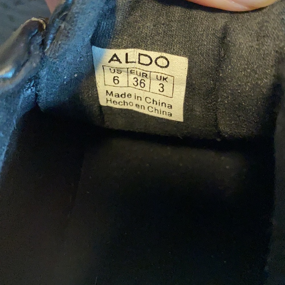 Aldo : Black Leather Sneaker - Size 6 - Picture 9 of 10